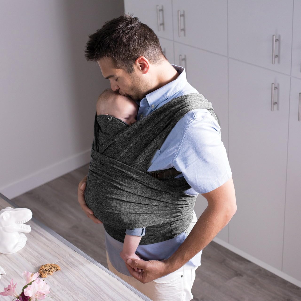 Boppy Comfyfit Evolution Portabebè, Semplice da Indossare e Regolabile, Portabebè Neonato Fronte Mamma Ergonomico con Supporto Testa e Collo, Ampie Fasce Da Annodare, Giromanica Regolabile, 0 Mesi+