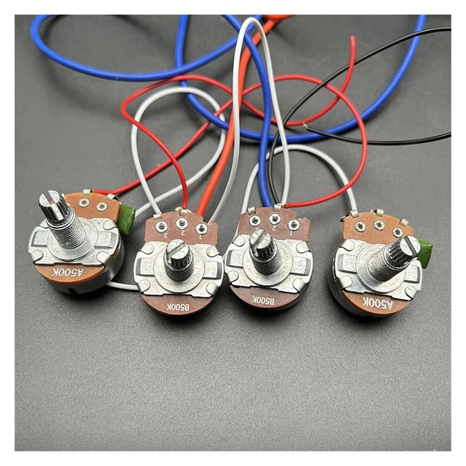 Zestaw Przewodów Do Gitary Elektrycznej Z Metalu 2V2T Gniazdo Potencjometru Przełącznik 3-drożny Do Części Gitary Elektrycznej LP(Yellow)