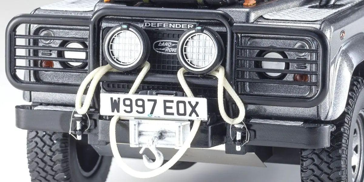 Kyosho Original 1/18 Land Rover Defender Movie Edition Complete