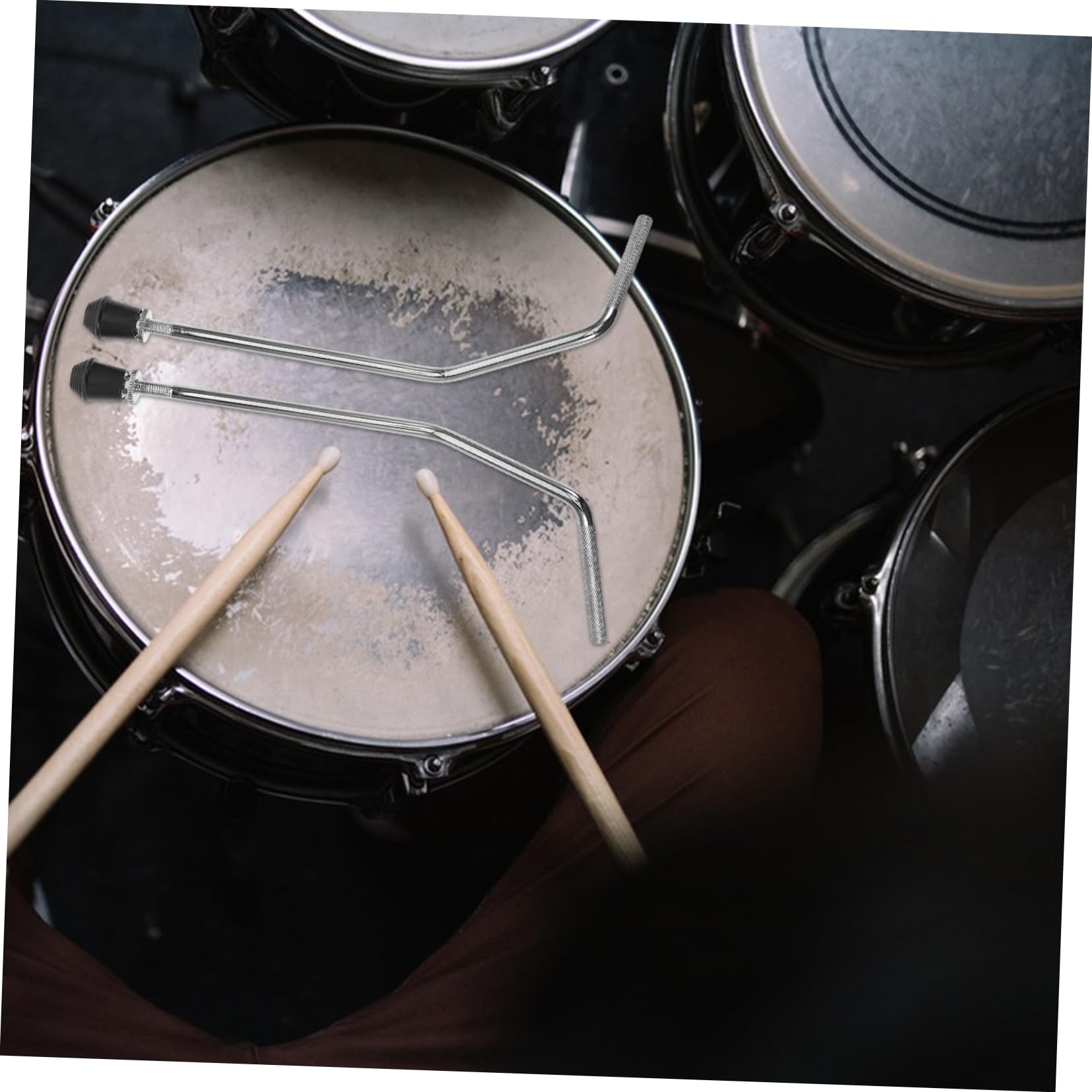 Supporto per Gambe Batteria Regolabile in Metallo, Base Piedini per Tamburo Stabile e Compatto, Accessorio Essenziale per Percussioni e Strumenti Musicali