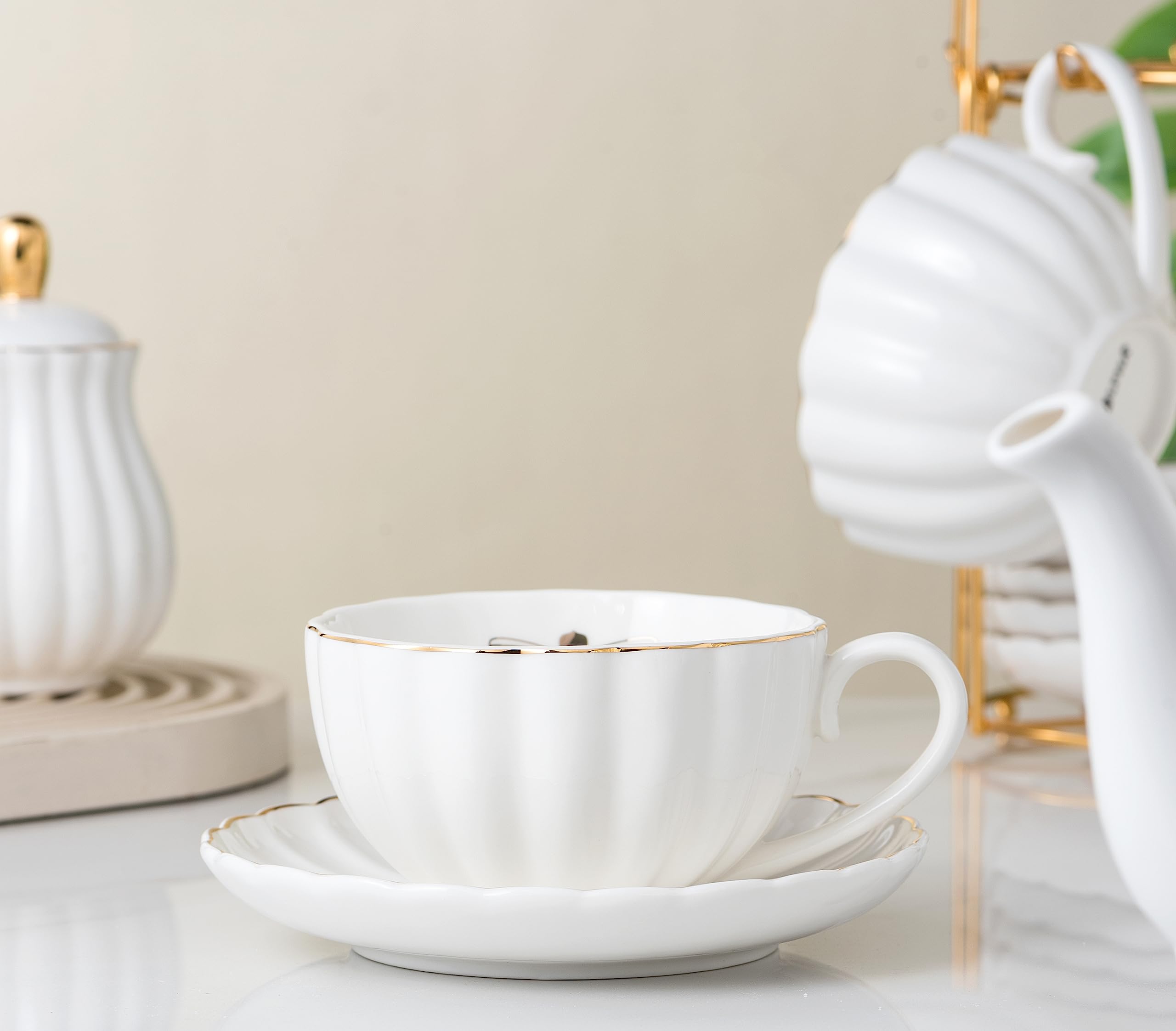 -- Set di tazze da caffè/tè in porcellana bianca da 8 OZ, tazze e piattino, con teiera, zuccheriera, brocca per la panna, cucchiaini e colino per tè/caffè, 17 pezzi, servizio per 4 persone (bianco)