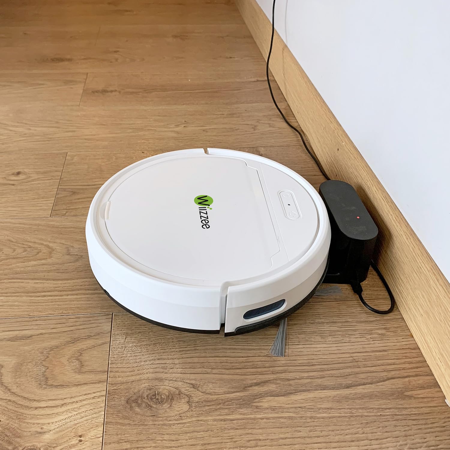 Wiizzee Robot Aspirador AR02, Delgado Silencioso WiFi Conectado con Tuya, 5 Modos de Limpieza, Autocarga, 90min Autonomía, Todos los Suelos Lisos, Sistema de Navegación Giroscópica