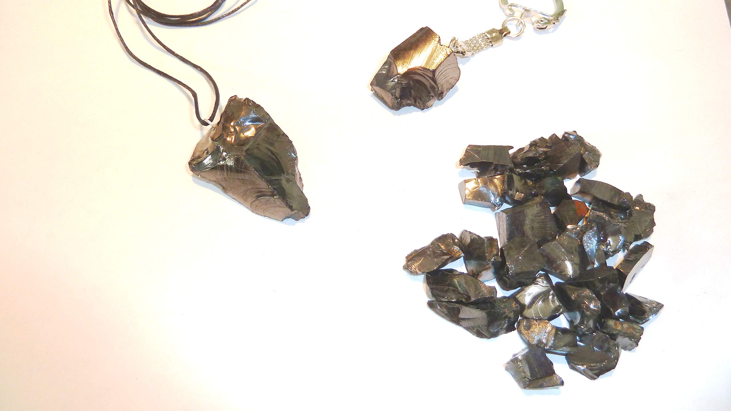 Boviswert Shungite Gift Set: Elite Shungite 25g, Elite Shungite Pendant, Eliteschungite Key Fob from Karelia with Certificate of Authenticity and Origin