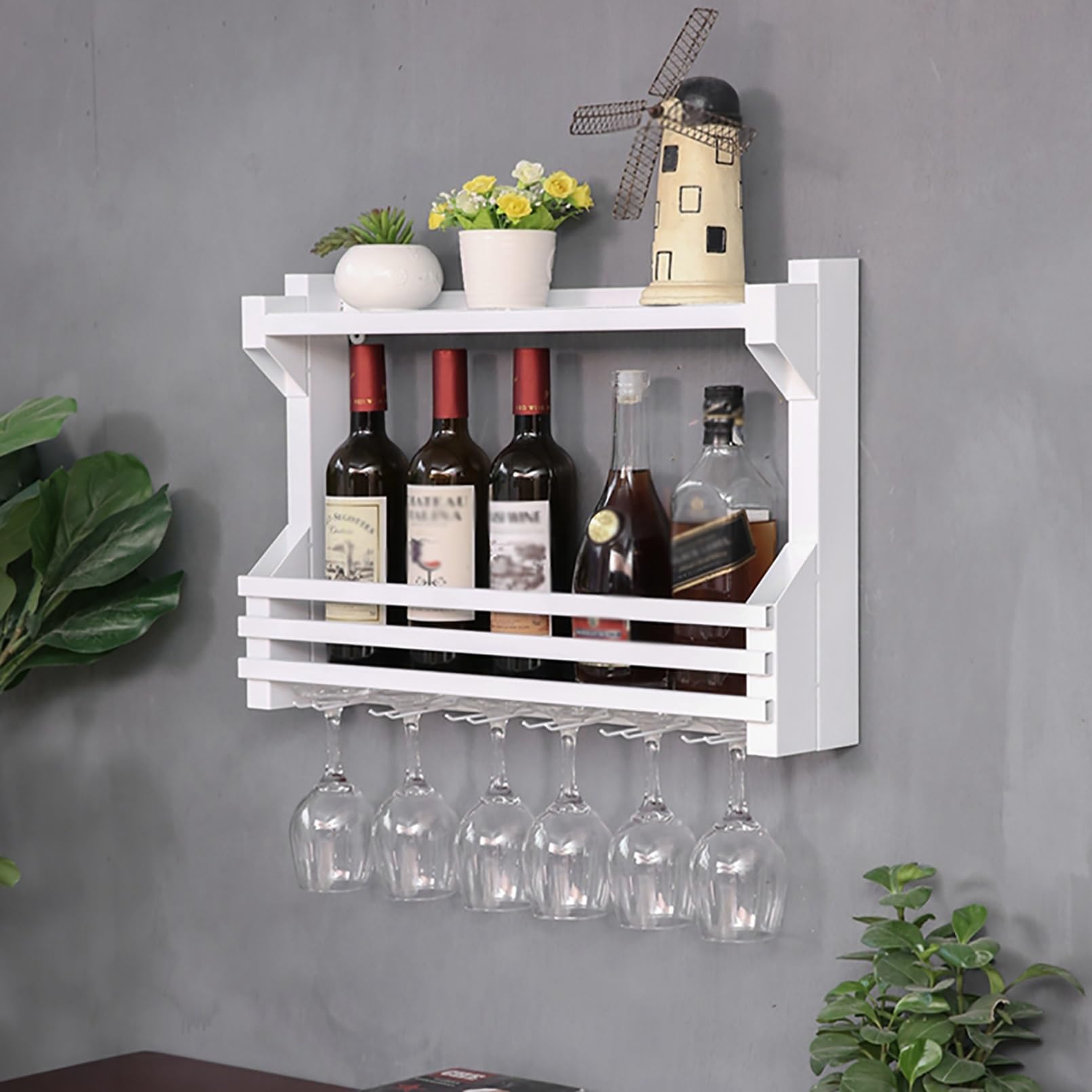 Support à verres à vin suspendu pour optimiser vos étagères de cuisine encombrées