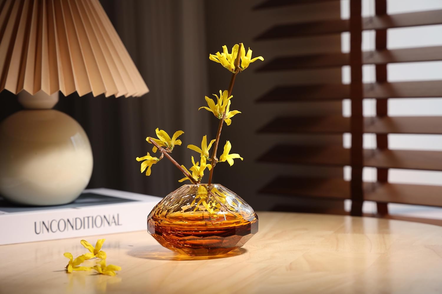 YAOYUAN Hand Blown Glass vase - Elegant Bud vases for Console Table Decor, Muti-Faceted,Beautiful Blown Glass Decor & Diffuser, Perfect Home Decoration (Middle)