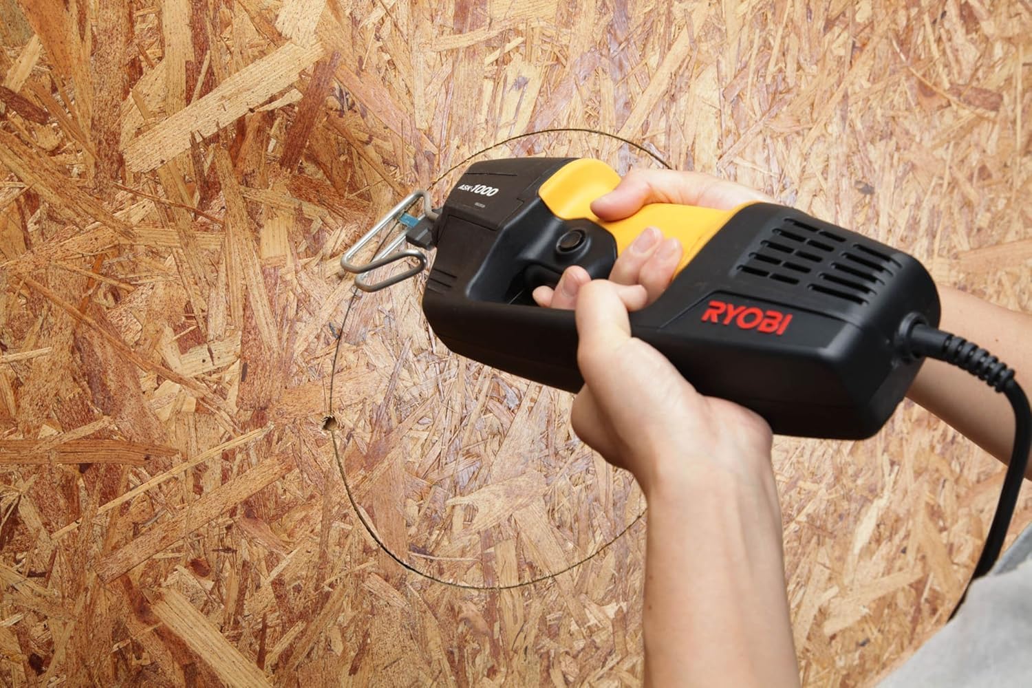 中古品】☆リョービ(RYOBI) 電気ノコギリ ASK-1000 619700A : 京セラ(Kyocera) 旧リョービ 電気ノコギリ 京セラ 旧リョービ 電気ノコギリ ASK-1000 619700A