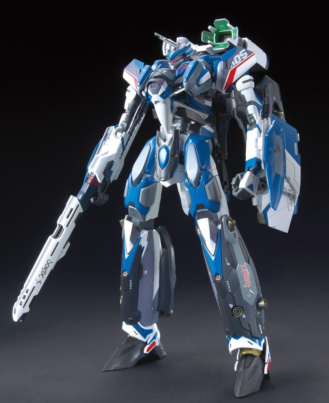 The VF-31J Super Siegfried model in its full Battroid (robot) mode, standing upright and holding a rifle.