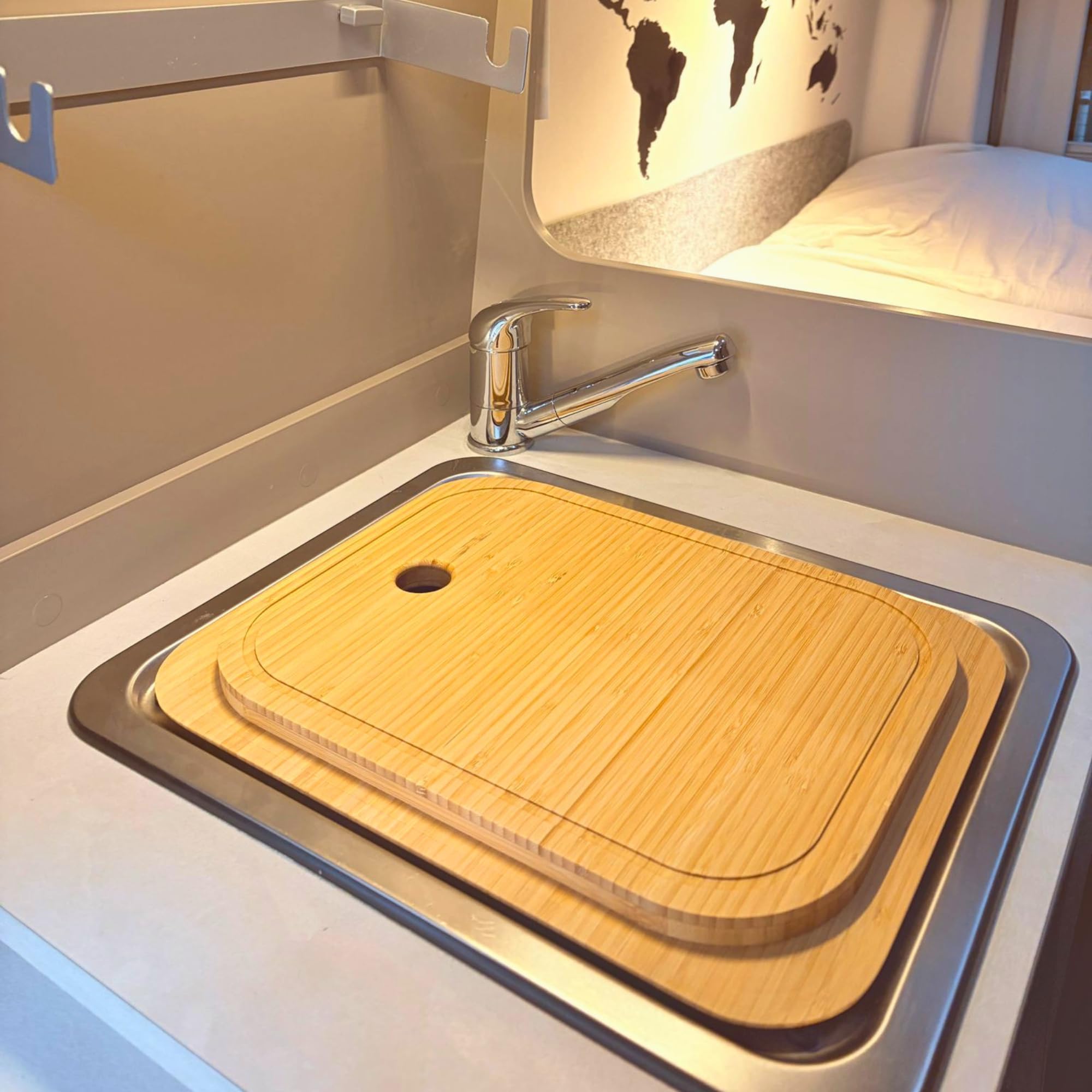 Spülenabdeckung für Carado CV Edition24 (2024) mit Schneidebrett – passgenaue Spülabdeckung Camper Wohnmobil Küche – Bambus 18 mm – mehr Arbeitsfläche Camping Zubehör