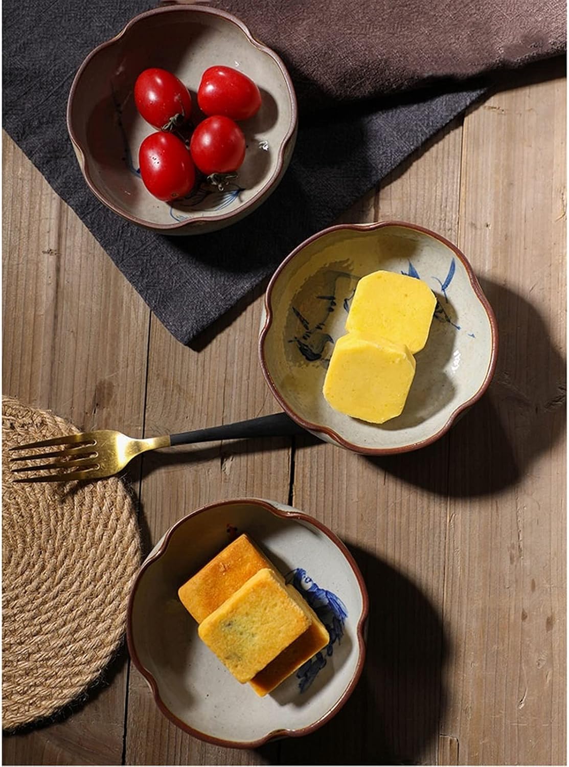 Dip Bowls Set Soy Sauce Dish/Bowls Hand Painted Dipping Sauce Dishes Japanese Style Ceramic Seasoning Dishes Vinegar Ketchup Dipping Bowls Mini Appetizer Sushi Serving Dishes Dipping Sauce Bowls/Dishe