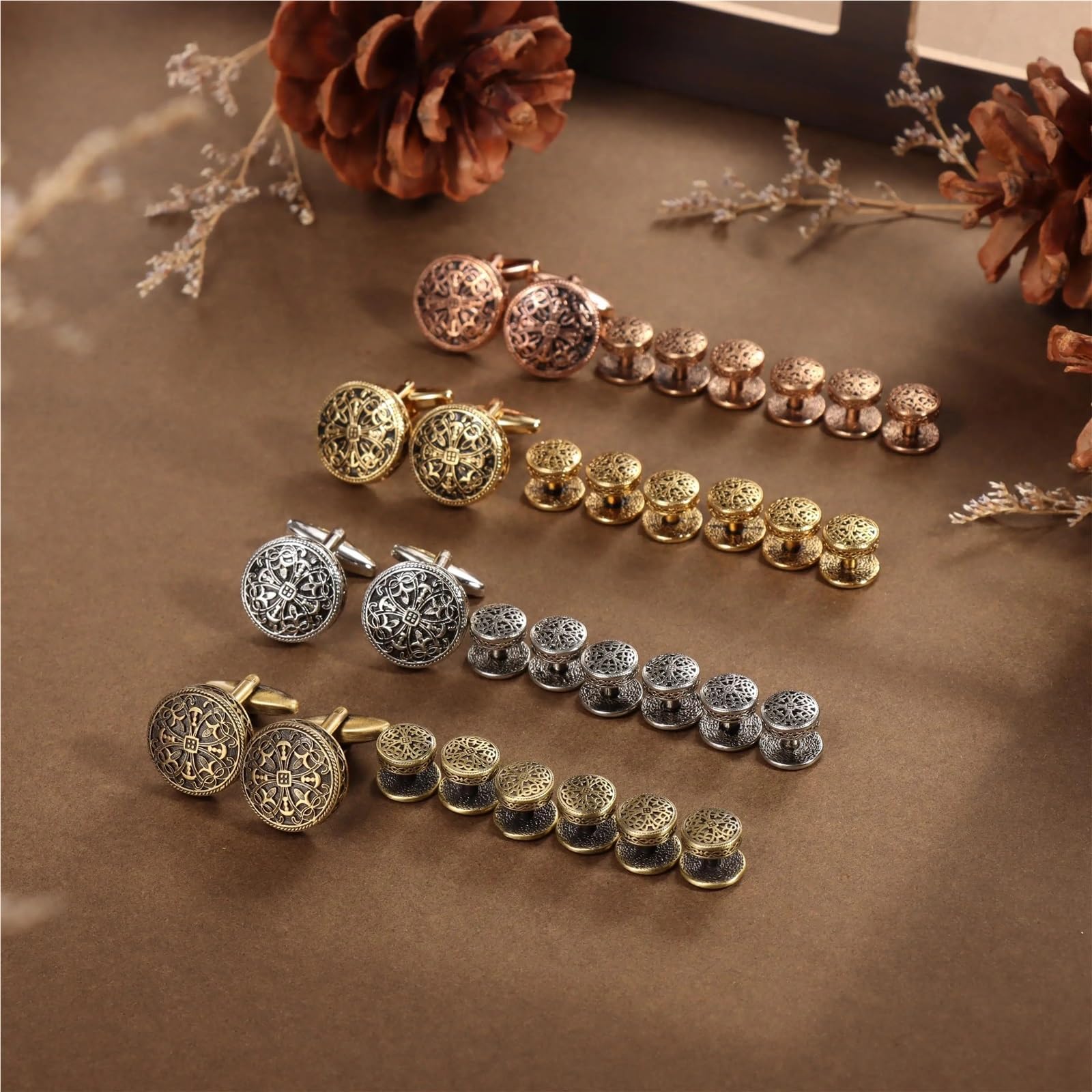 Set di gemelli in argento dorato antico e borchie da smoking