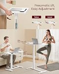 VASAGLE Petit bureau debout avec roues, mobile en hauteur réglable Stand Up, 70 x 40 cm Table, 2 Supports de tasse, Fente de téléphone et de tablette, Blanc nuage ULSD600W01