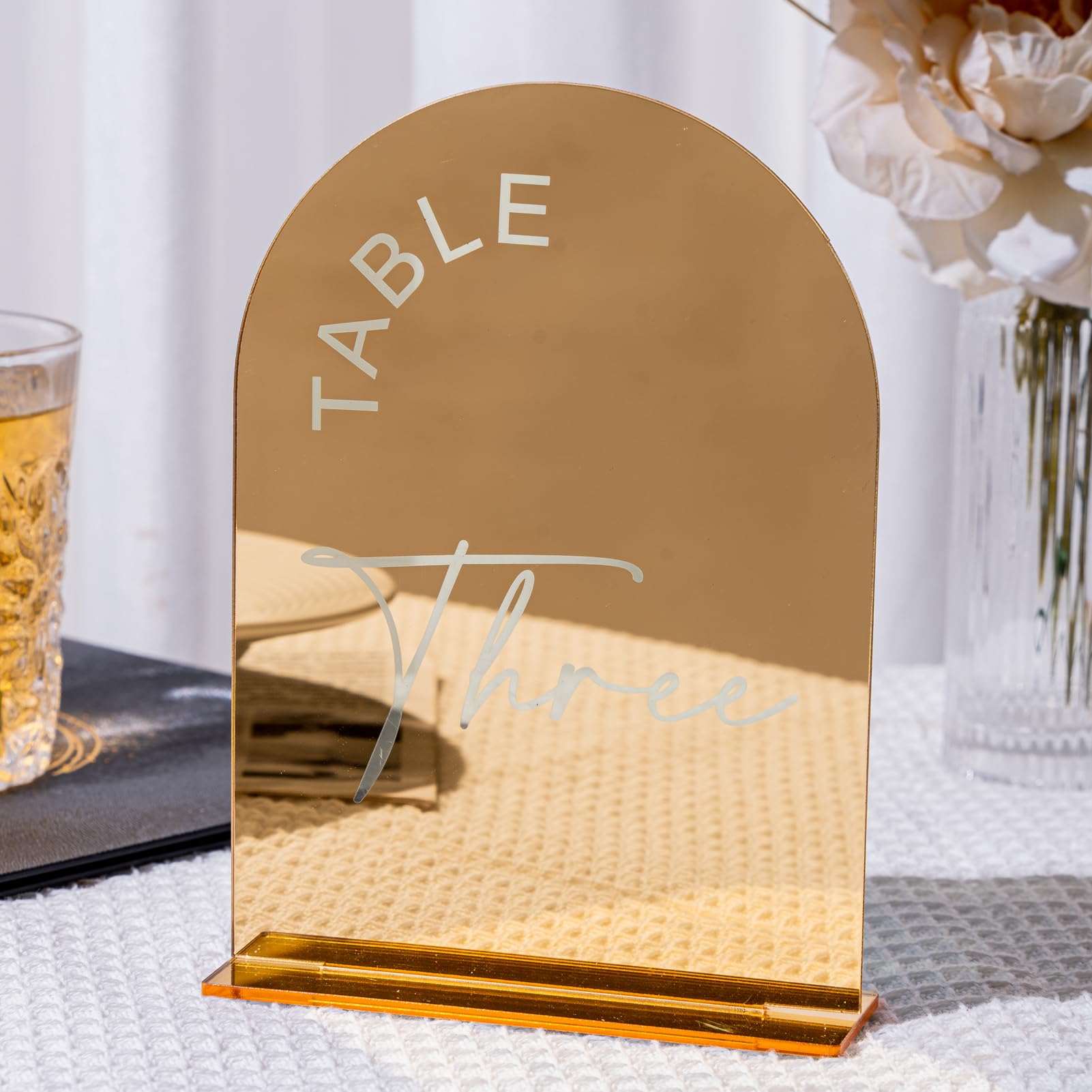 Hochzeitstischnummern Aus Acryl – Spiegelnd, Golden Mit Ständer, Set 1-15