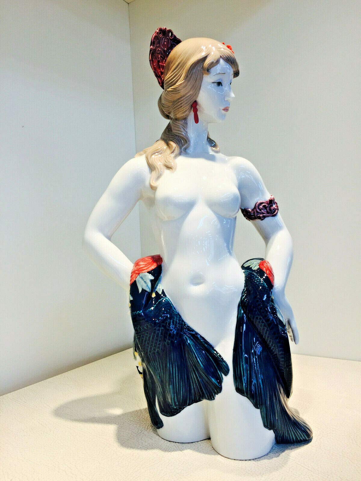 Amazon.co.jp: Lladro 8744 スペインの美女退職ガラス磁器置物