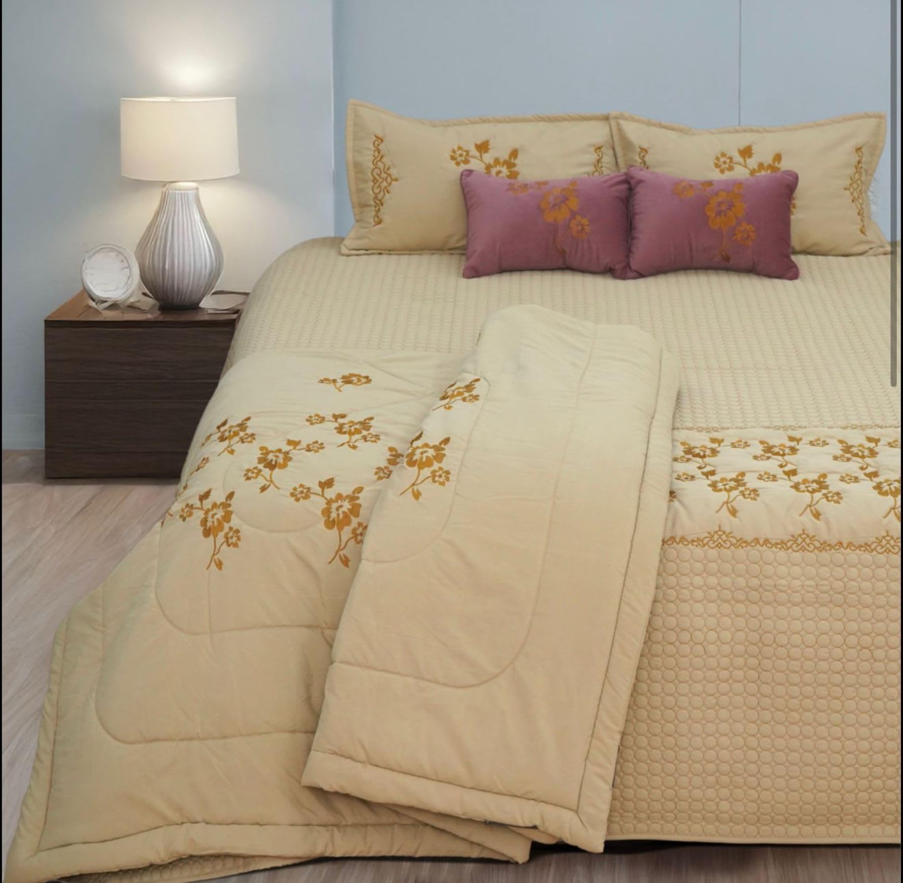 Quilted Embroidered Bedspread Set, 5 Pieces with Comforter, Pillow Covers & Cushions, Floral Design, Soft Quilted Fabric, King Size 260 x 220 cm, Cream-image-34