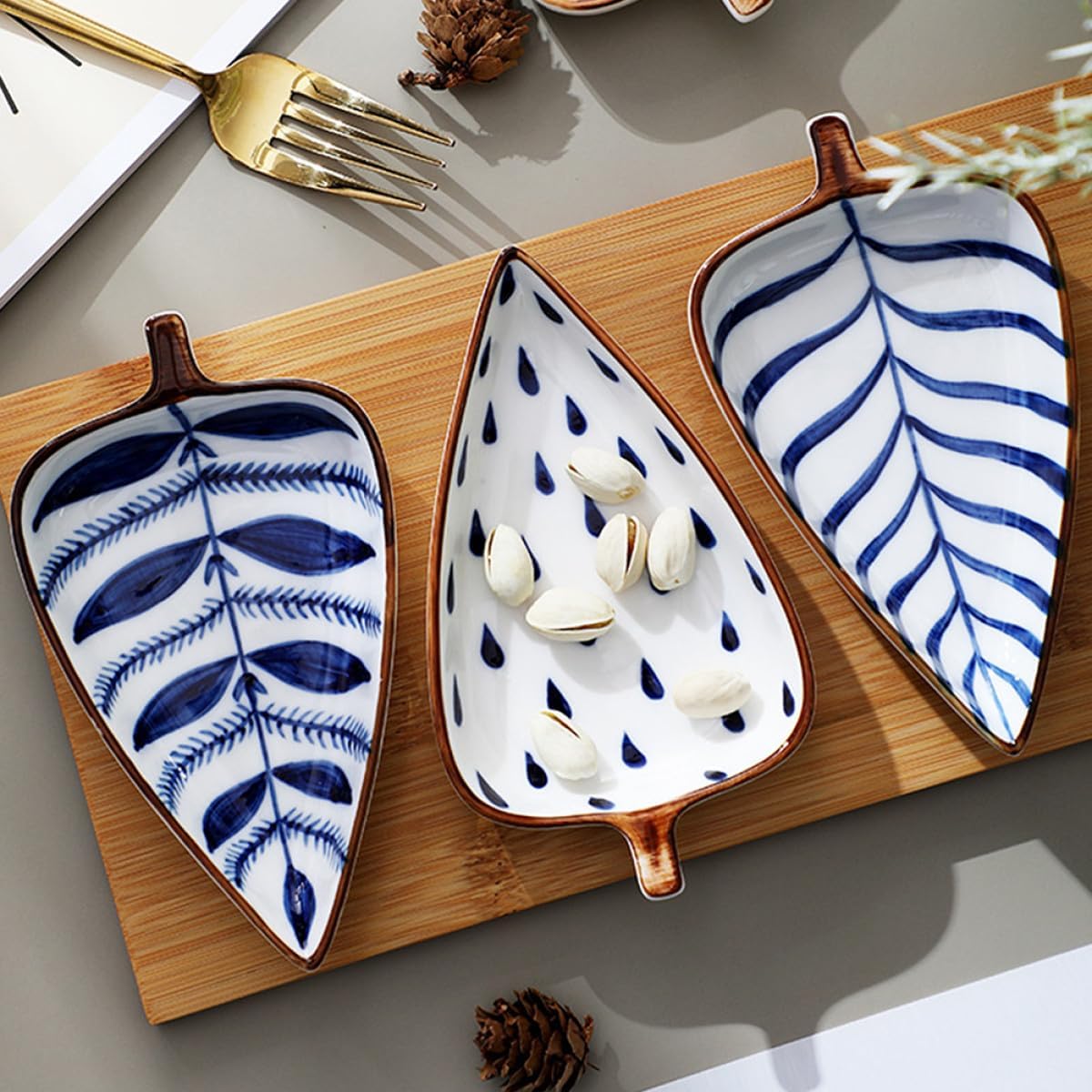Ceramic Snack Dish Plate Mini Saucer Leaf Pattern Hand-painted Japanese Style Food Serving Appetizer Side Dish for Household Dining