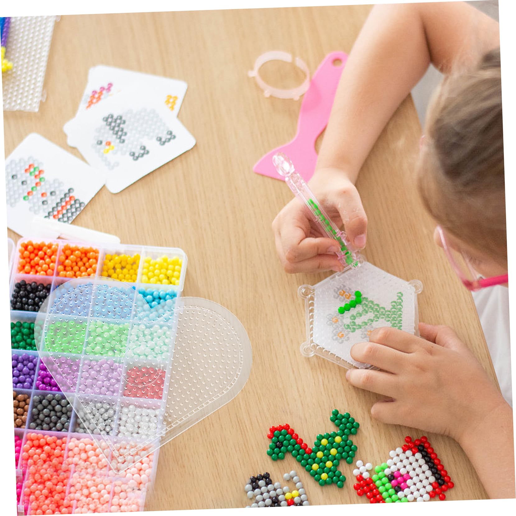 Toddmomy Lot de Plaques à Perles à Repasser Transparentes Assortiment Formes Carré Cœur Rond avec Clips pour Projets de Bricolage Créatifs et Perlage Bijoux