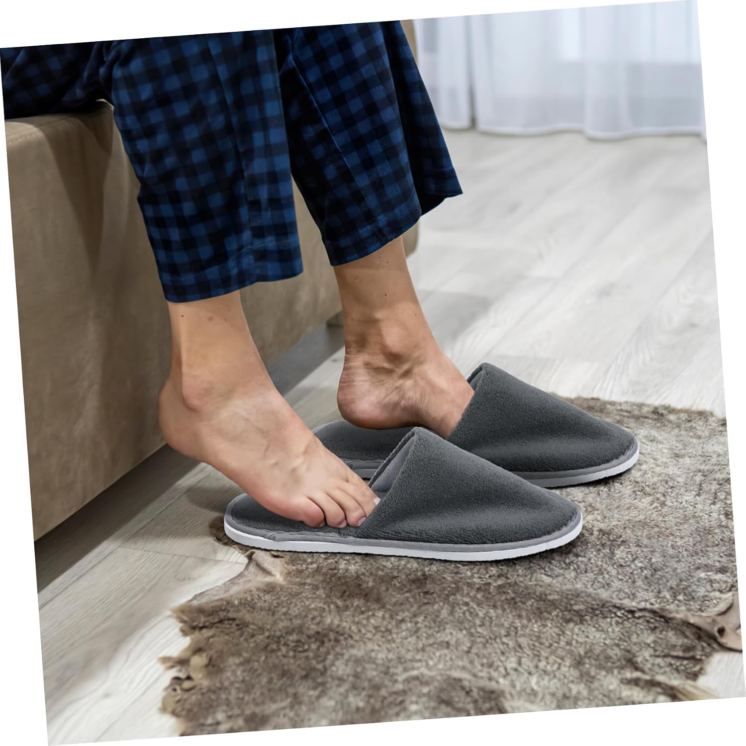 6 Pairs Disposable Hotel Home Slippers Hotel Guest Shoes Lightweight Slippers Home Guest Slippers Indoor Slippers One-off Hotel Slippers Spa Slippers Supple Shoes One-time Slippers