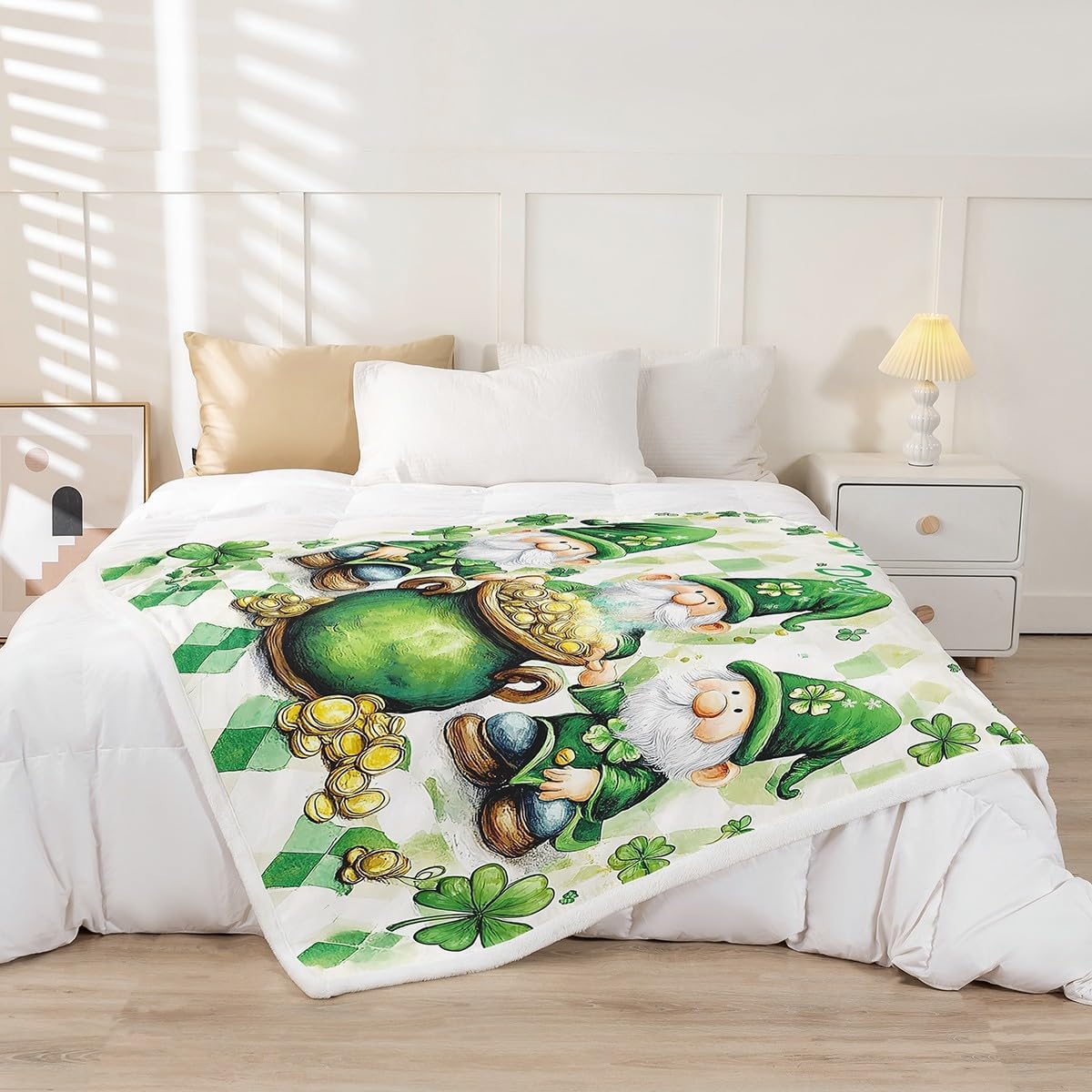 Castle Fairy Cute Gnome Kids Flannel Blanket,St. Patrick's Day Clover Leaves Print Fuzzy Blanket for Children,Watercolor Green Grid Polyester Throw Blanket for Couch, Twin Size (60 x 80 Inch)
