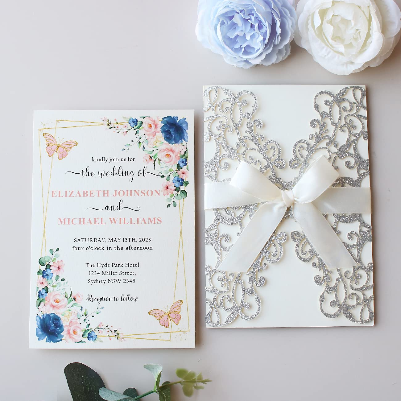 50 biglietti d'invito di nozze con glitter argentati, 15 x 17,3 cm, taglio laser, con buste, per matrimonio, Quincenera, fidanzamento, invito