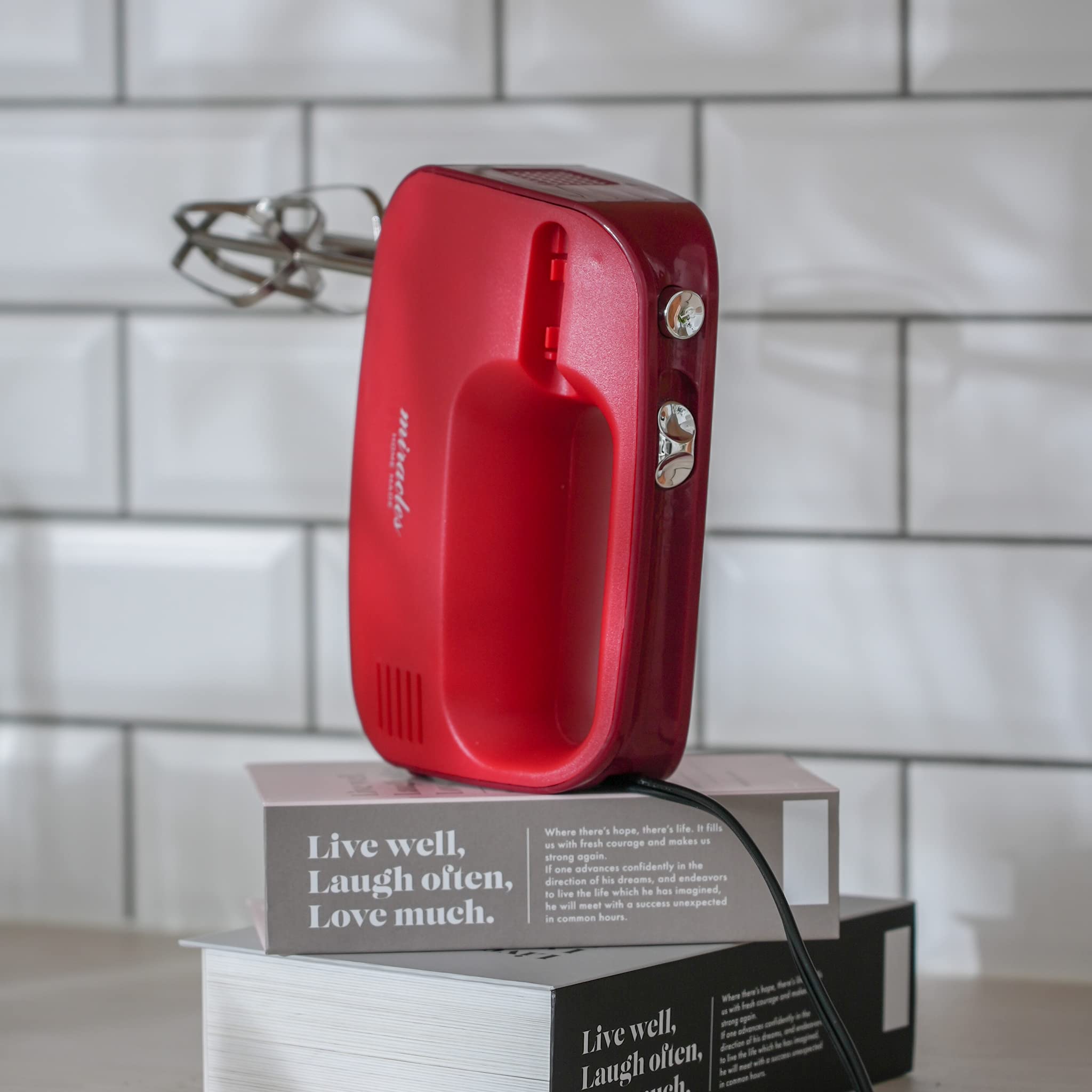 赤いハンドミキサー ステンレスボウル付き 赤いハンドミキサー ステンレスボウル付き