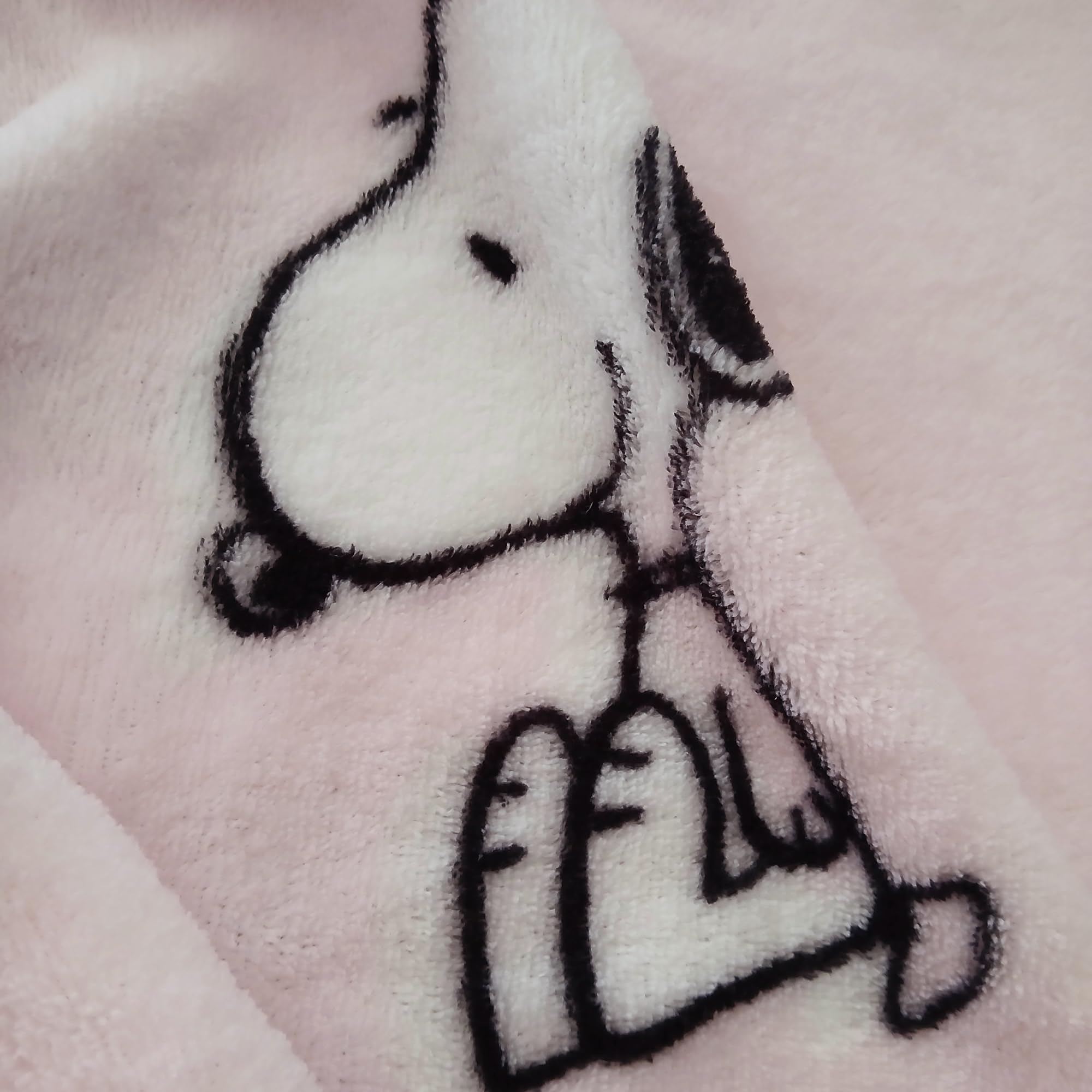 United Labels The Peanuts Snoopy - Manta con mangas y bolsillos para TV (130 x 170 cm), color rosa
