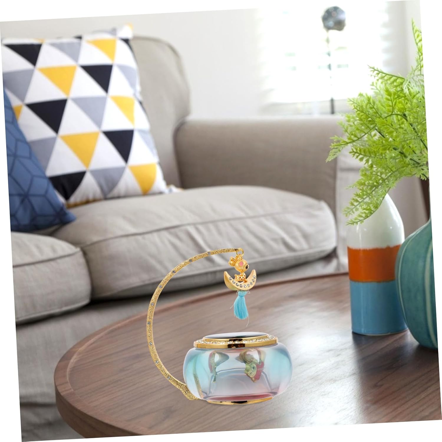 Solar-Powered Car Aroma Diffuser Rotating Goldfish Base Vehicle Air Freshener Ornament for Aromatherapy and Interior Decor