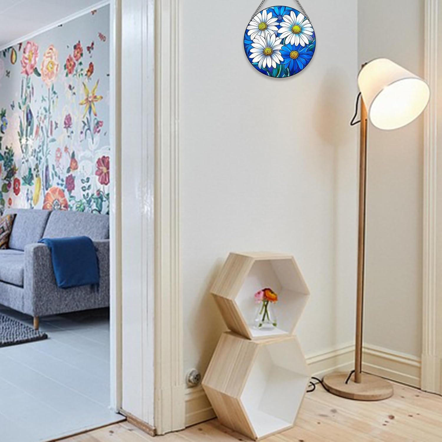 Daisy Sun Catcher Stained Glass Window Hanging Plant Lover Gifts for Women Handmade Glass Daisy Suncatcher Decoration for Garden Home Housewarming Gifts (Daisy, 14.9 * 14.9IN)