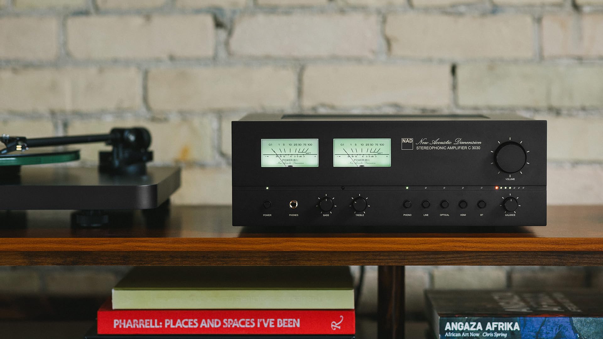 NAD Amplificatore stereo integrato C3030 - Amplificatore ibrido digitale da 50 W x 2 con DAC PCM5242, stadio phono MM, HDMI eARC, Bluetooth aptX HD e Dual VU Meters