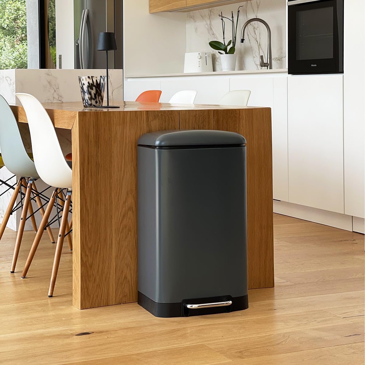 KITCHEN MOVE Poubelle de cuisine à pédale 40L Design GREENWICH Gris mat en acier Inox avec seau couvercle bombé