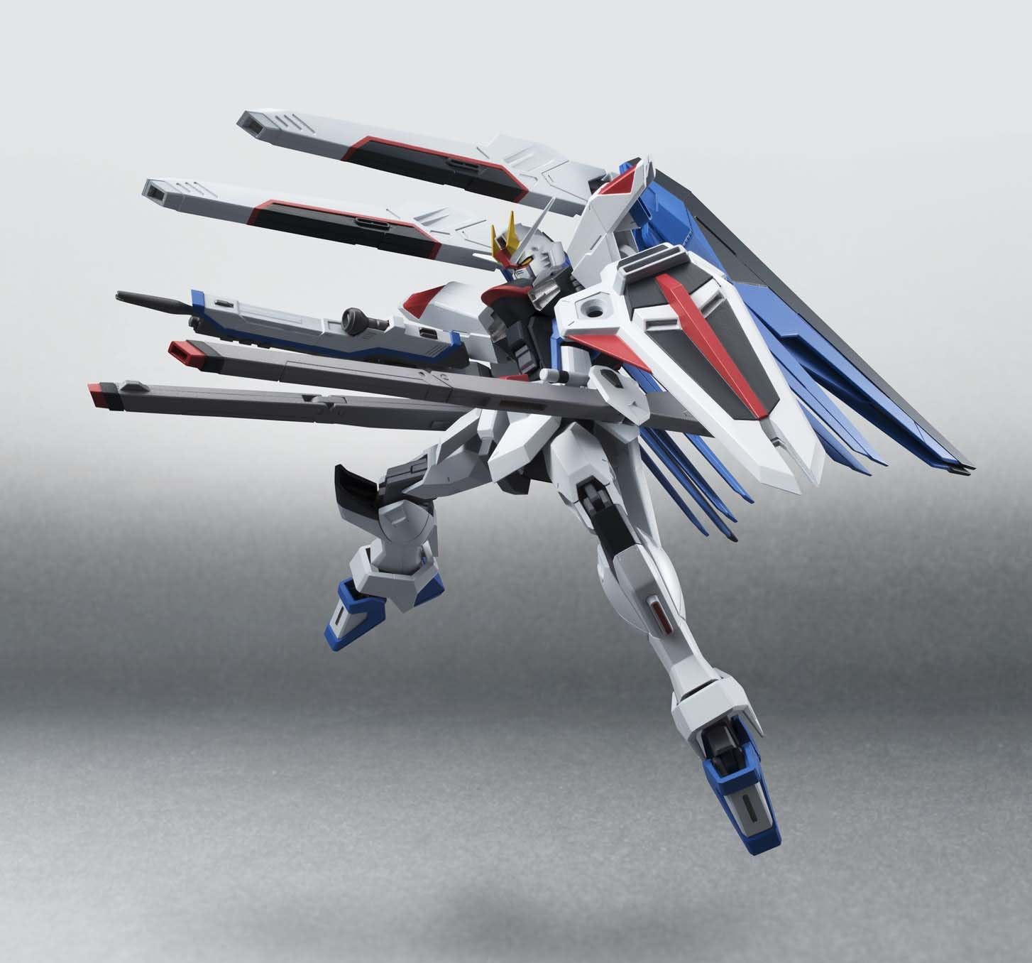 TAMASHII NATIONS Bandai Robot Spirits Freedom Gundam Seed Action Figure