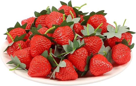 50Pcs Artificial Red Strawberries, Fake Plastic Strawberry, Faux Fruit for Cake Decoration, Simulation Fruit Set, Party Chirstmas Decortion for Home Kitchen Festival Party Photography Cake