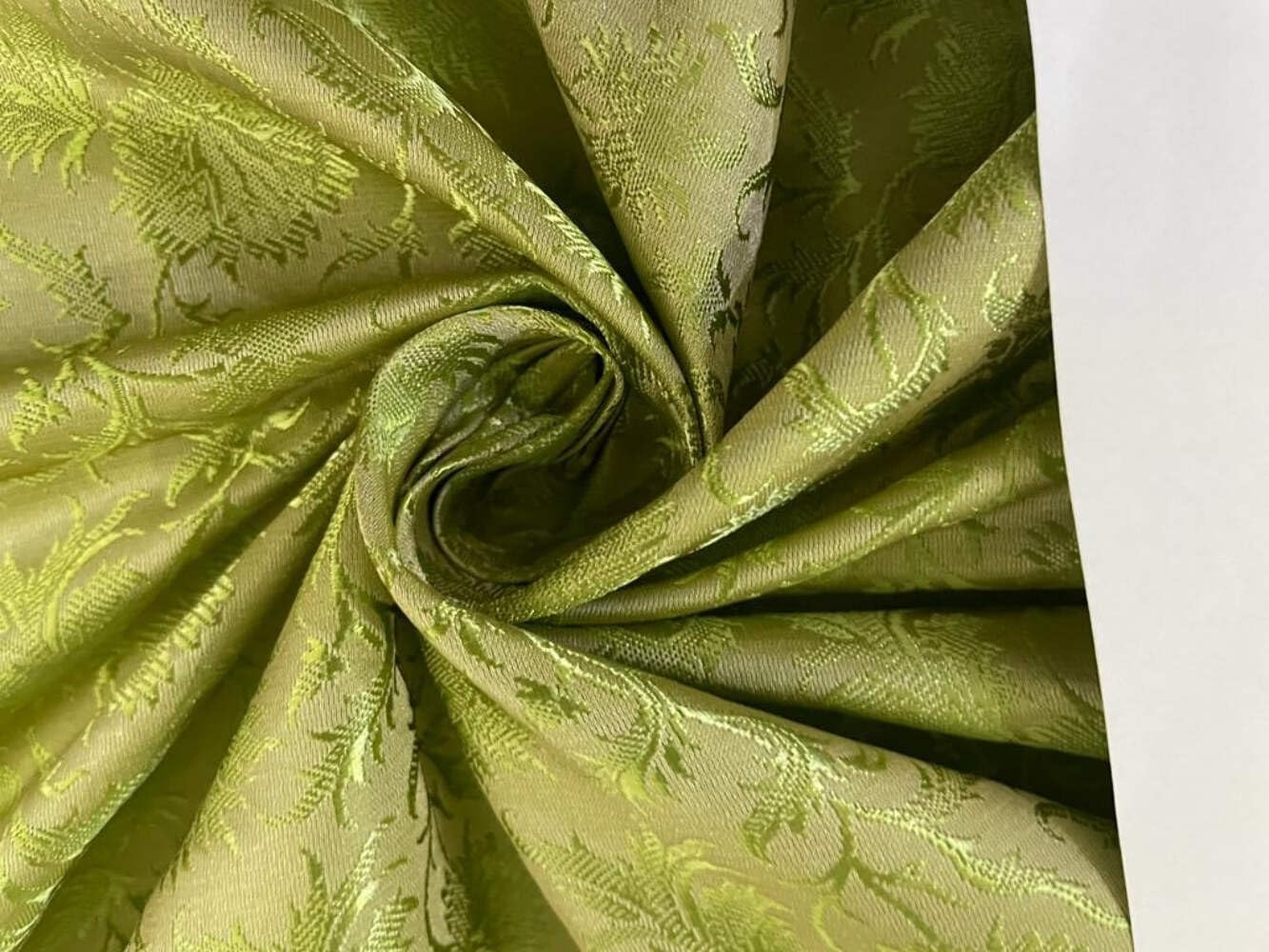 Tissu Soie Brocart Jacquard Italien Premium - Marron à Pois Blancs - 70 Cm