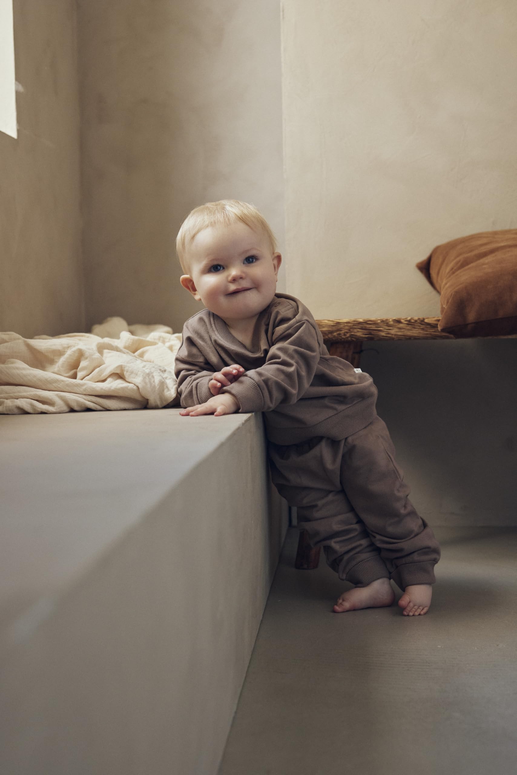 Tiny One Baby Pullover aus Bio Baumwolle I 2er-Pack – braun & grau | Weicher & bequemer Baby Pullover mit Druckknöpfen an der Schulter & Rippbündchen I Sweatshirt Kinder für den Alltag