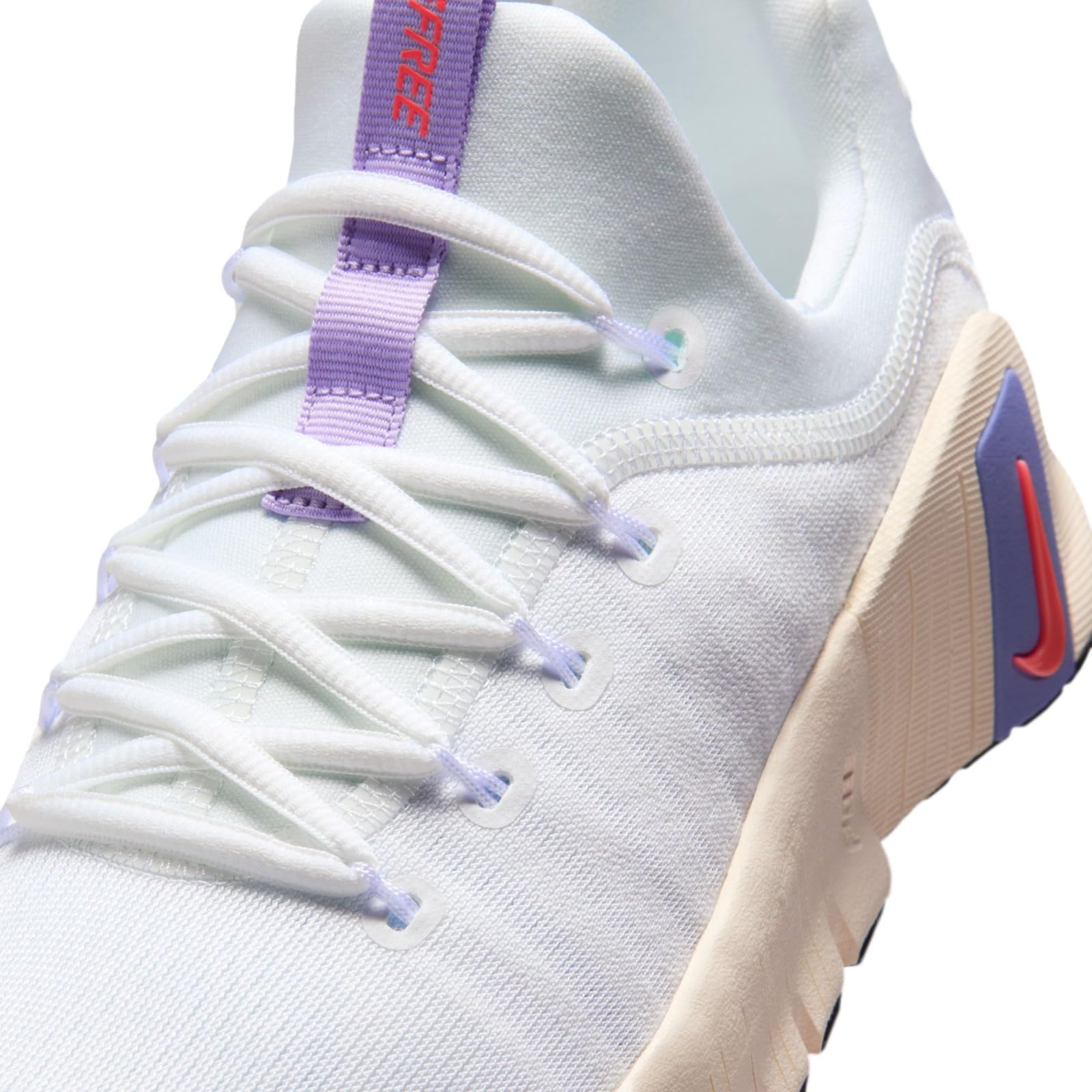 Nike Free Metcon 6 Scarpe da allenamento da donna (bianco/viola nebbia/gesso/lava calda)