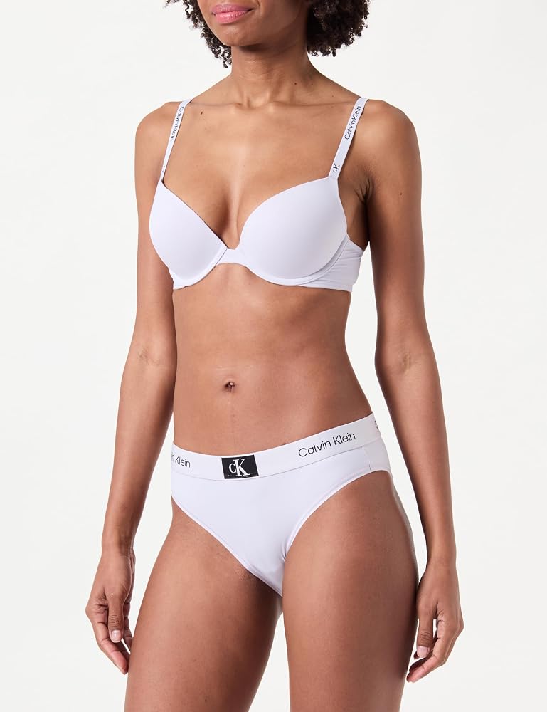 Reggiseno bianco immagini e fotografie stock ad alta risoluzione