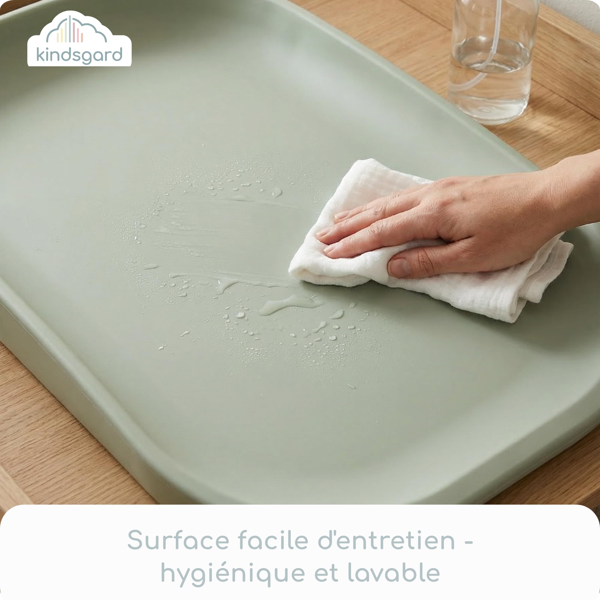 kindsgard Matelas à langer, souple, en polyuréthane, avec bord surélevé, lavable, hygiénique, sans substances nocives, 68,5 x 48 cm, pour table à langer, commode, machine à laver ou sol (sauge)