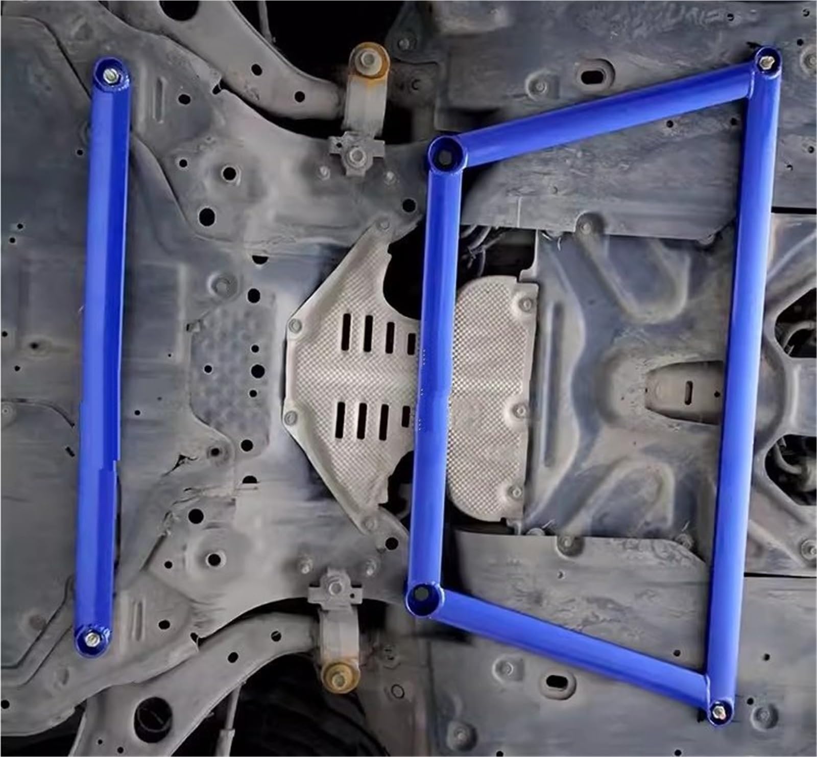 Stabilizator samochodowy Pasuje do Mazdy 3 Axela CX-4 2012-2019 Akcesoria Przedni drążek rozporowy Wzmocnienie podwozia Drążek stabilizatora Łącznik zawieszenia