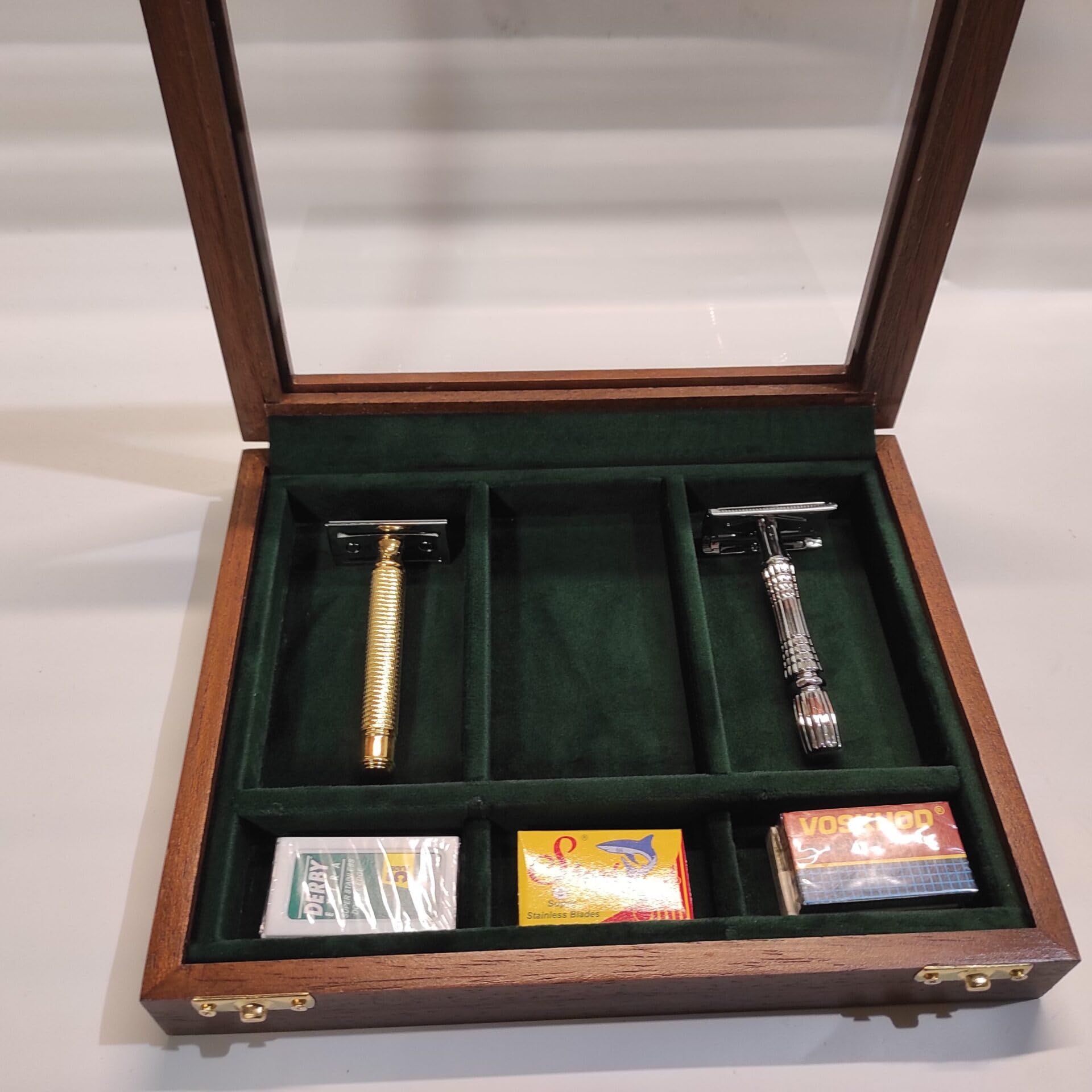Cofanetto per rasoi di sicurezza da collezione con vetro, 3 scomparti rasoio e 3 scomparti lamette, legno massello, velluto, numerato – Coins&More