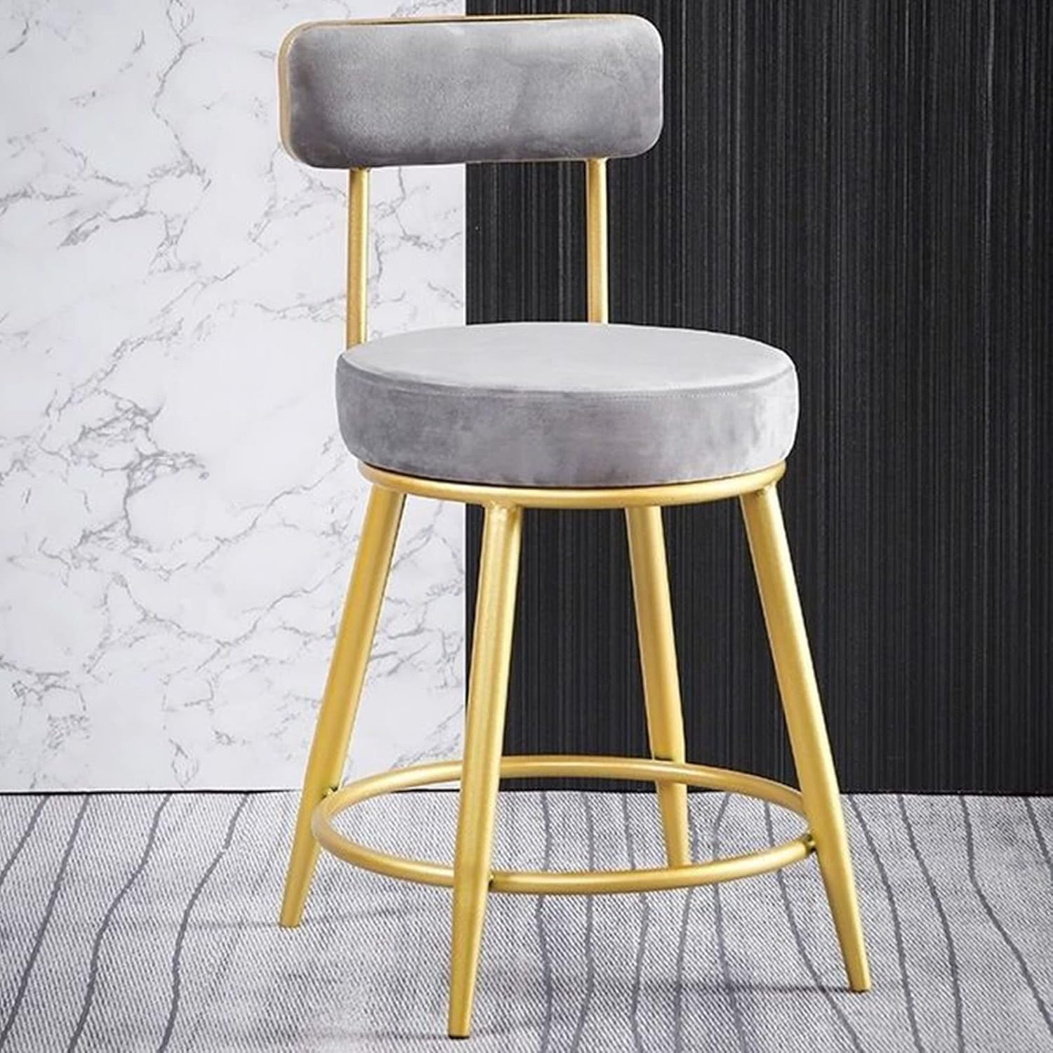 Chaise haute en velours pour îlot de cuisine et repas chaleureux