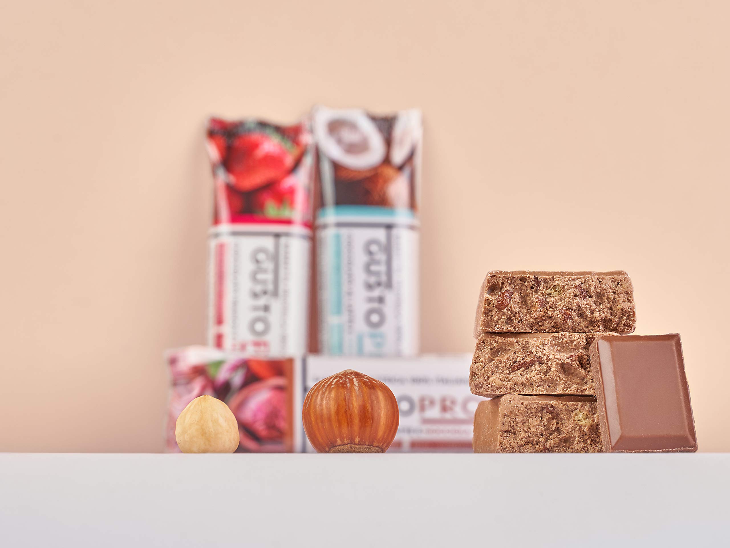 GUSTOPRO LATTE E NOCCIOLA – Barretta Proteica Senza Zucchero, Croccante, Puro Cioccolato al Latte e Nocciola, 30% di Proteine Del Siero del Latte (Whey Protein) (24x40g)