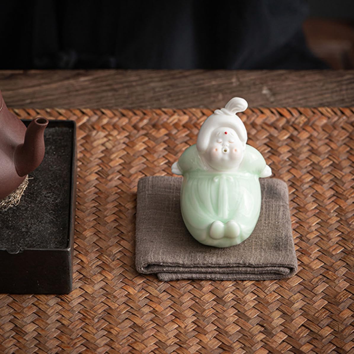 Ceramic Traditional Woman Brush Pen Rest for Calligraphy Learners