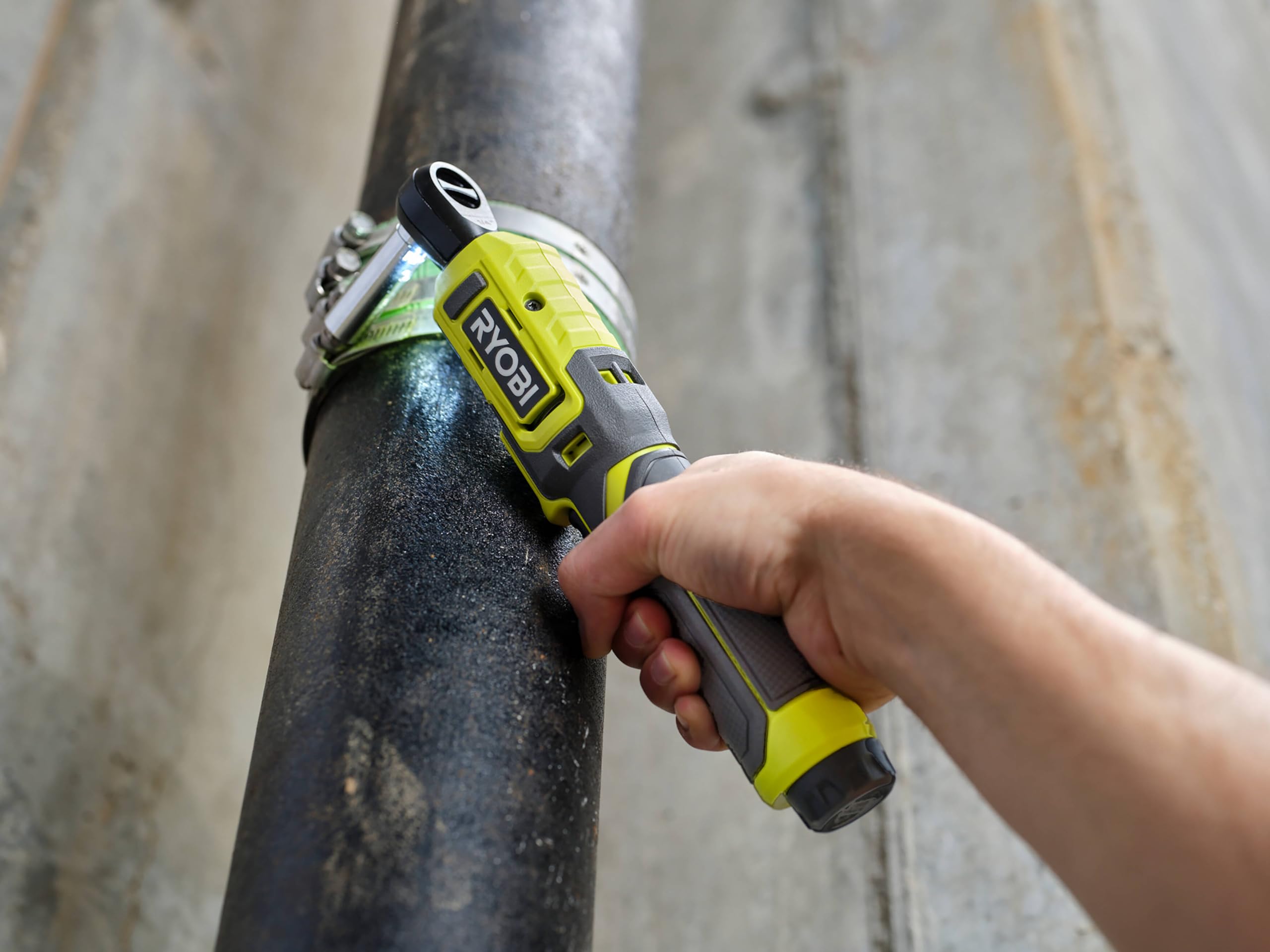 RYOBI - Clé à cliquet 4V USB Lithium - emmanchement carré 1/4’’ - 8 Nm - Livrée avec son câble USB-C & 1 batterie 4V 2,0 Ah USB Lithium - RR14W4-120G