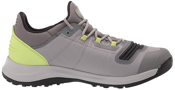 デンプレックス 街歩き～雨登山まで!KEENのTEMPO FLEX(テンポフレックス)は軽量