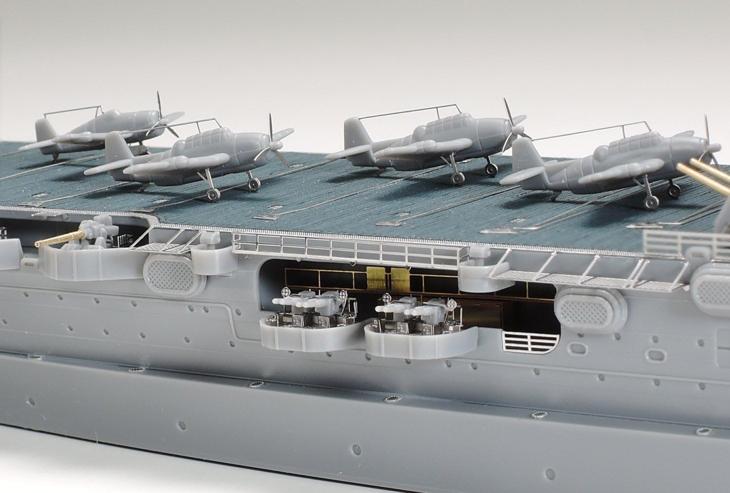 Tamiya Models Saratoga Cv-3 W/Pontos DTL 1/700