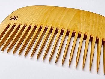 Amazon | 本つげ櫛 花櫛・小花～和柄（赤系）ケース付～ (荒歯