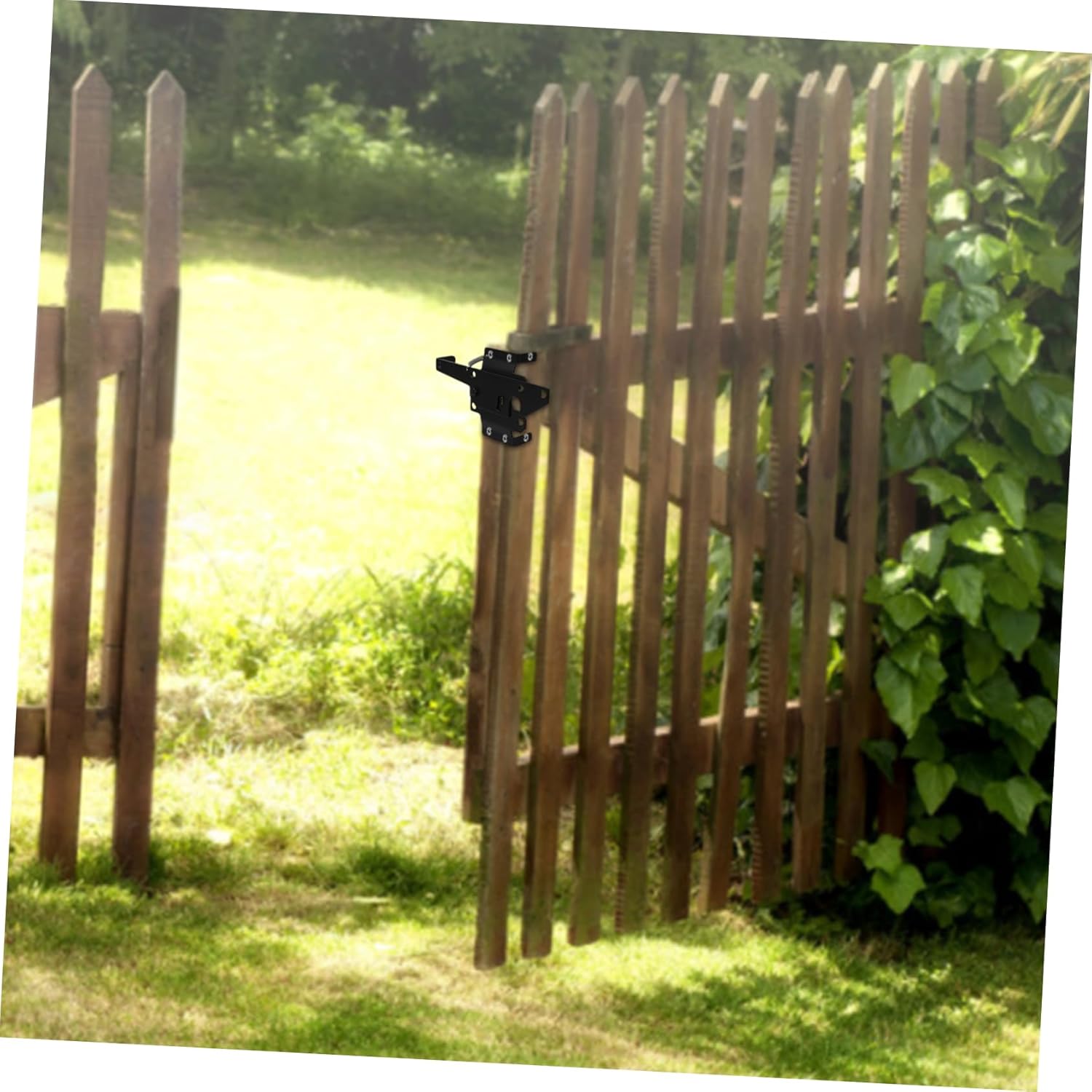 Fence Lock Set Heavy Duty Gate Latches for Outdoor Use Self-Locking Iron Fence Latch Security for Wooden Gates