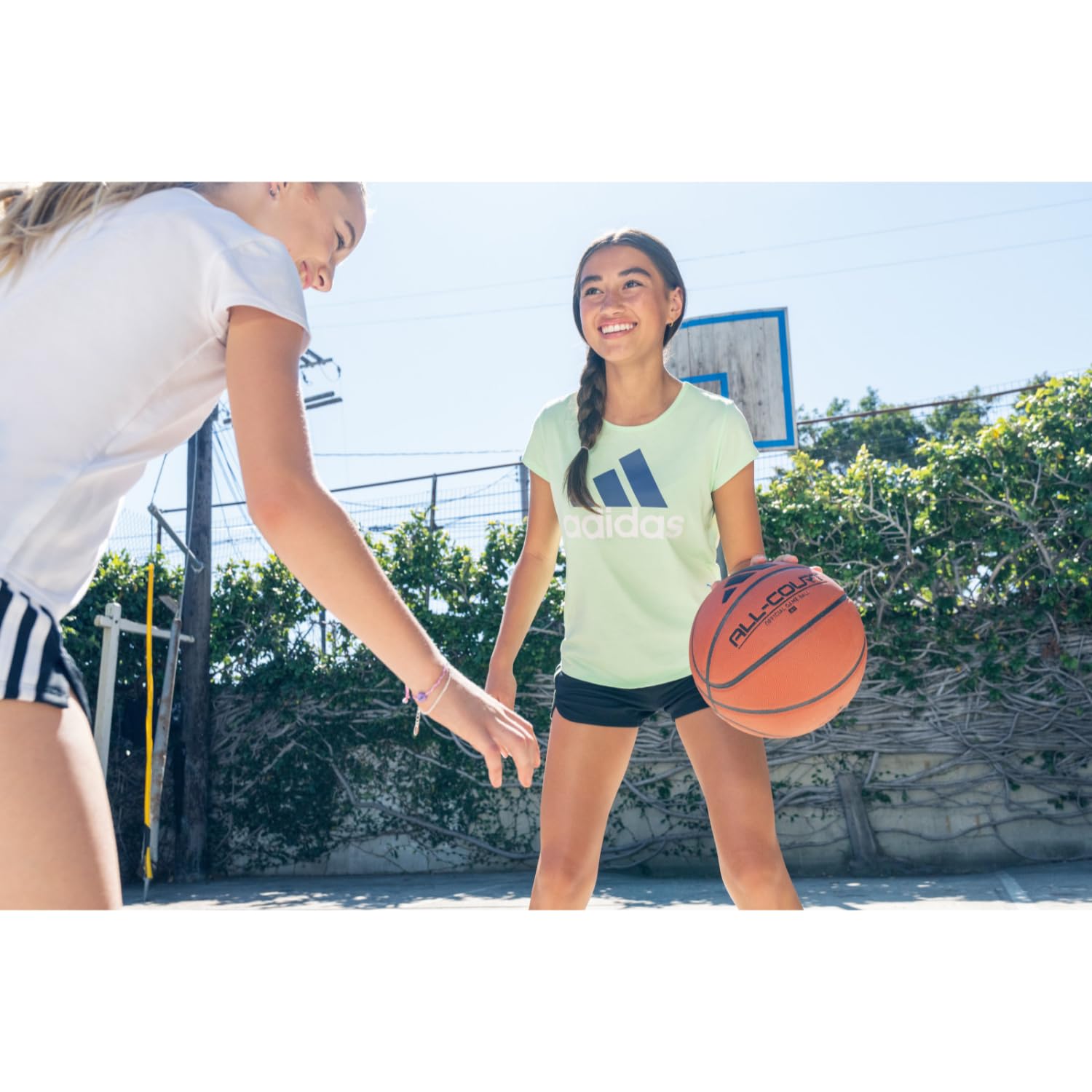 adidas Short Sleeve Cotton Scoop Neck Tee T-Shirt T-Shirt Girocollo in Cotone a Maniche Corte Bambine e Ragazze (Pacco da 1)