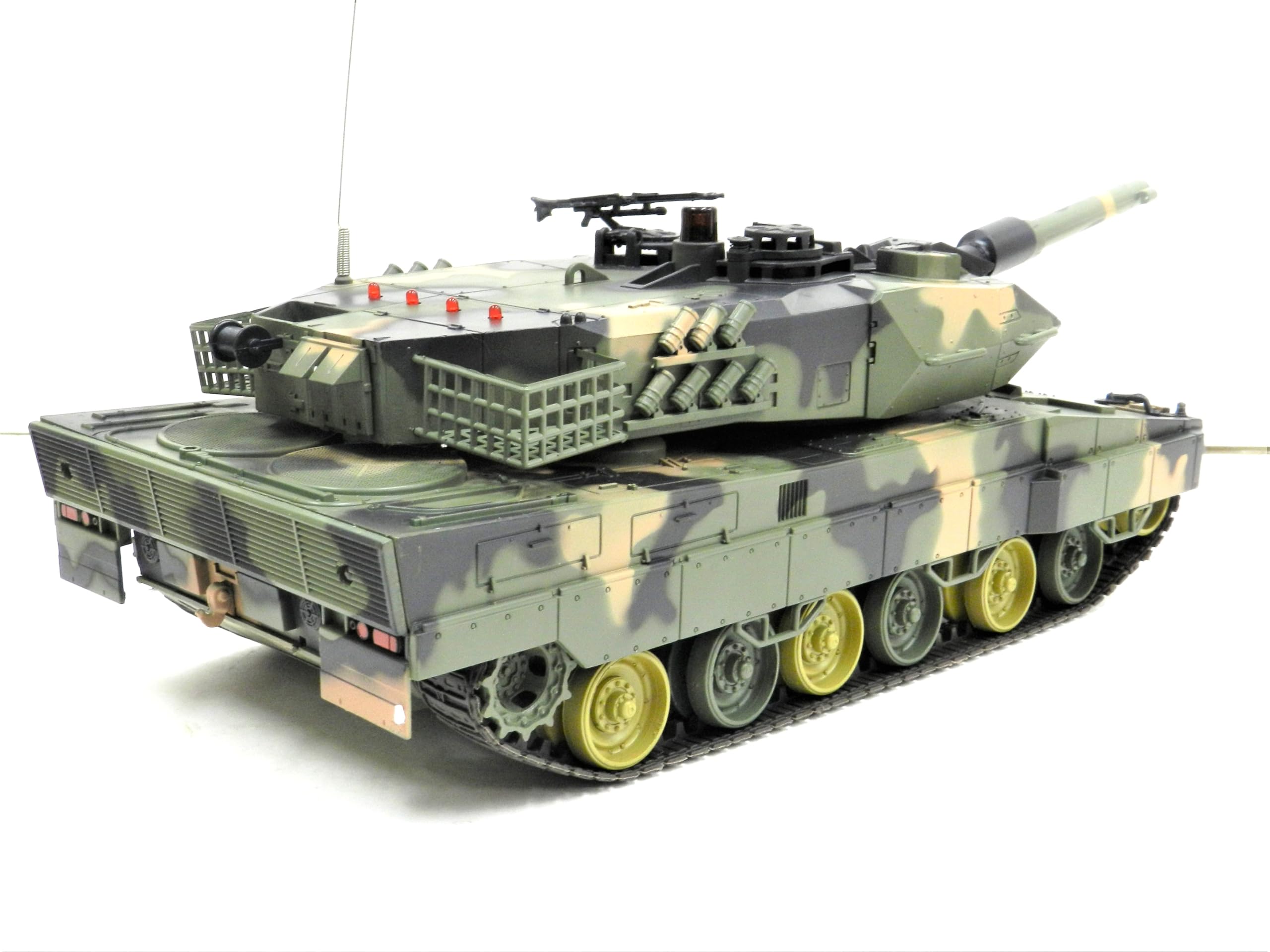 Amazon.co.jp: ヘンロン 2.4GHz 1/24スケール BB弾発射 赤外線バトル
