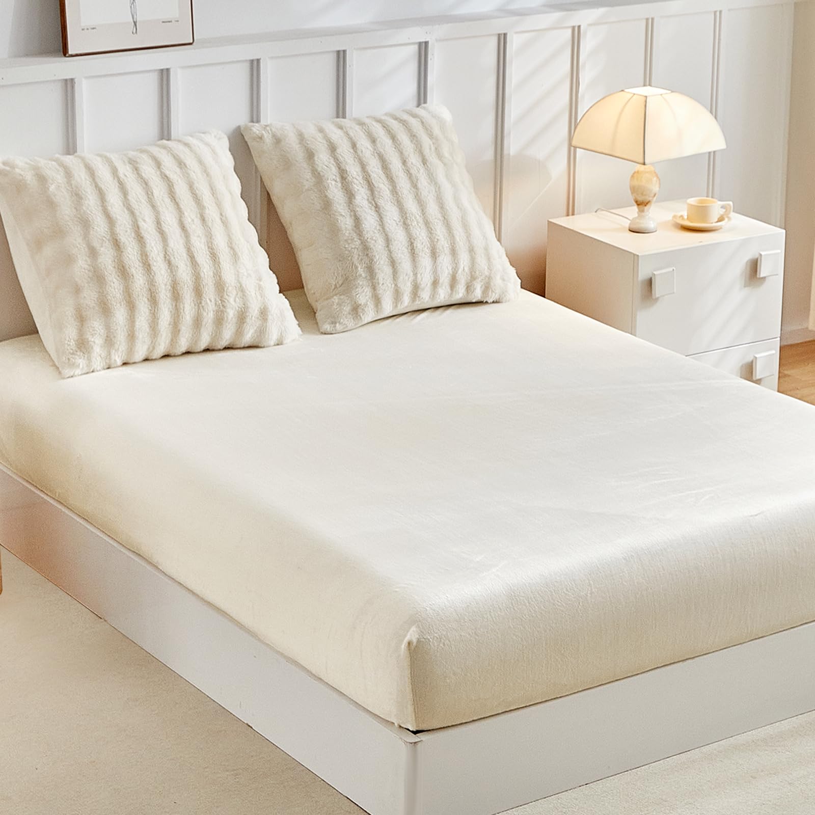 Tokokimo Flannel Double Sheet, Fitted Sheet 160 x 200 cm with 2 Pillowcases 65 x 65 cm, Cashmere Feel – Super Soft and Fluffy for Thick Mattresses up to 30-35 cm, Beige Plush