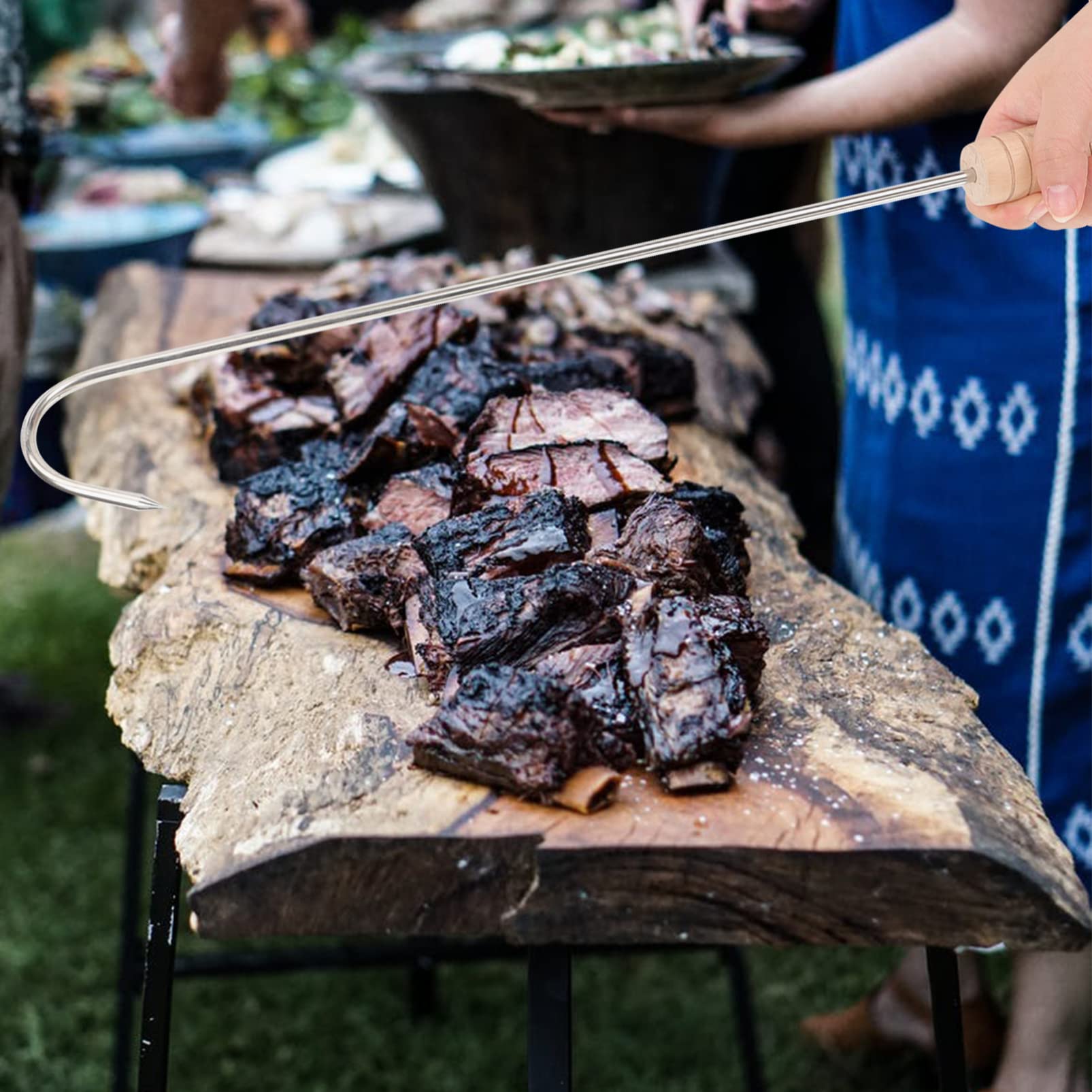 PRETYZOOM 2pcs Stainless Steel Meat Hook Bbq Hook Wooden Handle Multi-function Pork Flipper Professional Roasting Tool